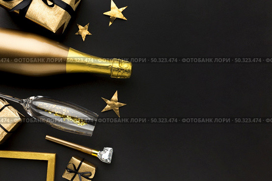 champagne bottle party. Стоковое фото, агентство Ingram Publishing / Фотобанк Лори
