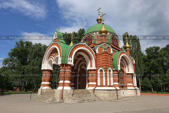 Часовня святых Первоверховных Петра и Павла. Липецк, площадь Революции (2017 год). Стоковое фото, фотограф Алексей Гусев / Фотобанк Лори