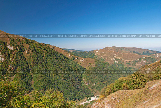Чечня. Горная дорога к озеру Казеной-Ам. (2022 год). Стоковое фото, фотограф Рябков Александр / Фотобанк Лори