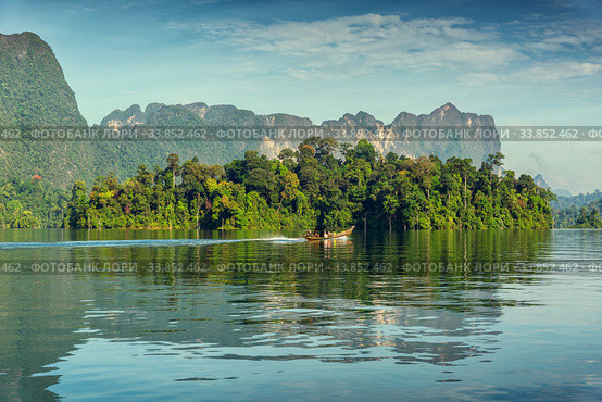 Cheow Lan lake in Thailand. Стоковое фото, фотограф Михаил Коханчиков / Фотобанк Лори