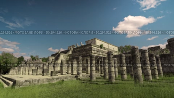 Chichen Itza Pyramid Kukulcan Wide View Sunny Day Plaza. Стоковое видео, видеограф Поскребышев Михаил / Фотобанк Лори