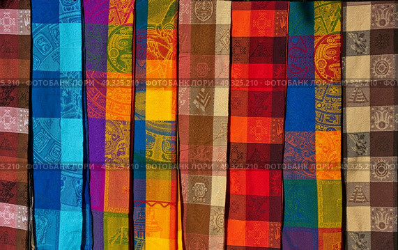 Chichen itza serape blanket in outdoor shop Mexico Yucatan. Стоковое фото, агентство Ingram Publishing / Фотобанк Лори
