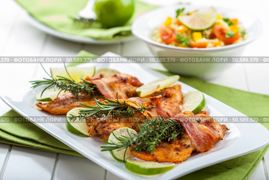 Chicken breast with herbs and couscous salad. Стоковое фото, агентство Ingram Publishing / Фотобанк Лори