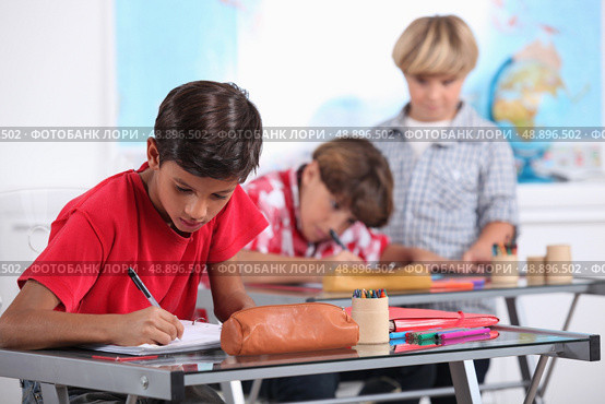 Children at school. Стоковое фото, агентство Ingram Publishing / Фотобанк Лори