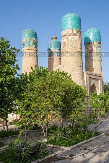 Chor Minor Madrasah in Bukhara (2022 год). Стоковое фото, фотограф Юлия Белоусова / Фотобанк Лори