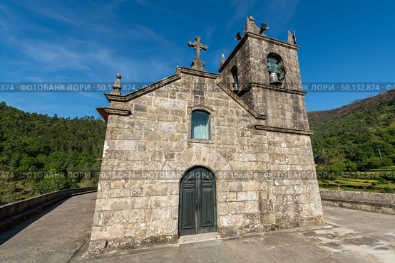 Church of Christ (Igreja Matriz do Sistelo), Sistelo, Arcos de Valdevez, Portugal. Стоковое фото, агентство Ingram Publishing / Фотобанк Лори