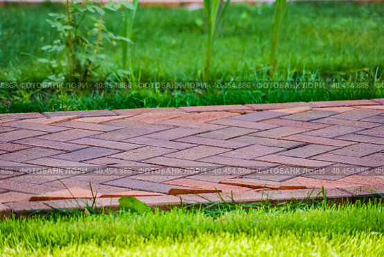 Clinker paving stones for laying paths in the garden. Стоковое фото, фотограф Юрий Поздников / Фотобанк Лори