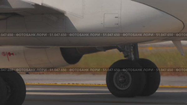 Close up of chassis and engine. Стоковое видео, видеограф Игорь Жоров / Фотобанк Лори