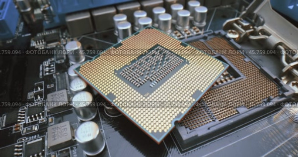 Close-up of CPU Chip Computer Central Processor. Modern computer technology concept. Стоковое видео, видеограф Андрей Армягов / Фотобанк Лори