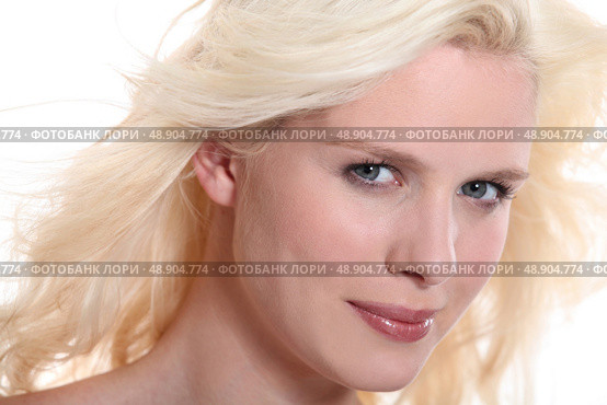 Close-up shot of a fair-skinned woman. Стоковое фото, агентство Ingram Publishing / Фотобанк Лори