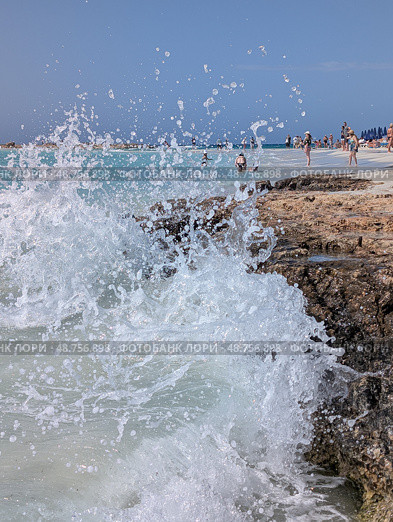 Coastline of Nissi Beach in North Cyprus on sunny day. Стоковое фото, фотограф Tamara Sushko / Фотобанк Лори
