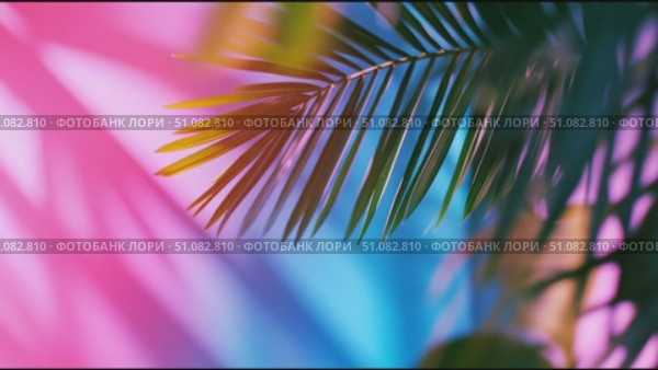 Colorful tropical leaves swaying in the breeze at sunset with vibrant backgrounds in the relaxing atmosphere. Стоковое AI-видео, аниматор Сергей Толмачёв / Фотобанк Лори