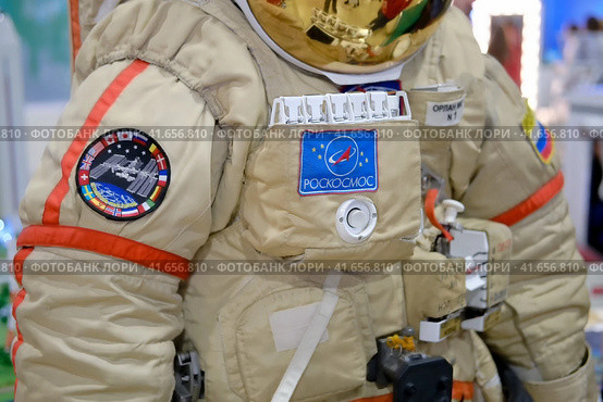 Costume of a Russian cosmonaut from the ISS space station - Moscow, Russia, 12 13 2019. Редакционное фото, фотограф Андрей Журавлев / Фотобанк Лори
