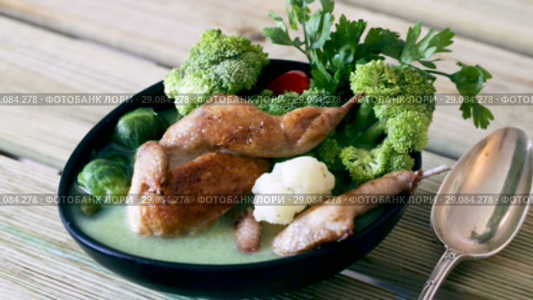 Cream soup with quails, broccoli, brussels sprouts and cauliflower. Стоковое видео, видеограф Яков Филимонов / Фотобанк Лори