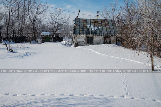 Дачи и летние домики в пригороде зимой. Dachas and summer cottages in the suburbs in winter. (2020 год). Стоковое фото, фотограф Евгений Романов / Фотобанк Лори