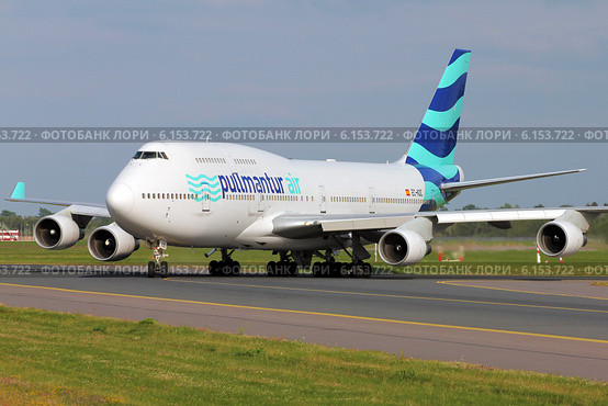 Дальнемагистральный лайнер Boeing 747-400 авиакомпании Pullmantur Air (2014 год). Редакционное фото, фотограф Александр Тарасенков / Фотобанк Лори