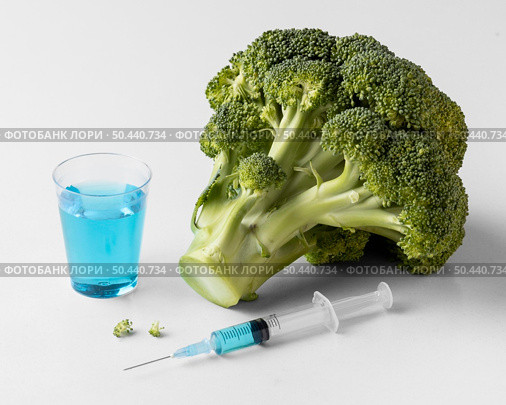 delicious broccoli gmo modified food. Стоковое фото, агентство Ingram Publishing / Фотобанк Лори