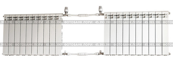Деревянная бадья на белом фоне. Wooden bucket isolated on white background. Стоковое фото, фотограф Татьяна Д / Фотобанк Лори