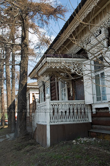 Деревянное крыльцо (2007 год). Стоковое фото, фотограф Саломатов Александр Николаевич / Фотобанк Лори