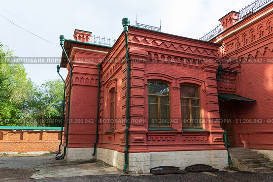 Детали фасада старого здания городского Исторического музея. Волгоград, Россия. (2022 год). Редакционное фото, фотограф Андрей Цыганков / Фотобанк Лори