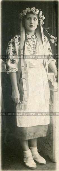 Девушка в традиционном украинском костюме. Стоковое фото, фотограф Retro / Фотобанк Лори