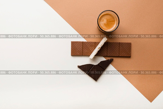 different type bars with coffee glass dual background. Стоковое фото, агентство Ingram Publishing / Фотобанк Лори