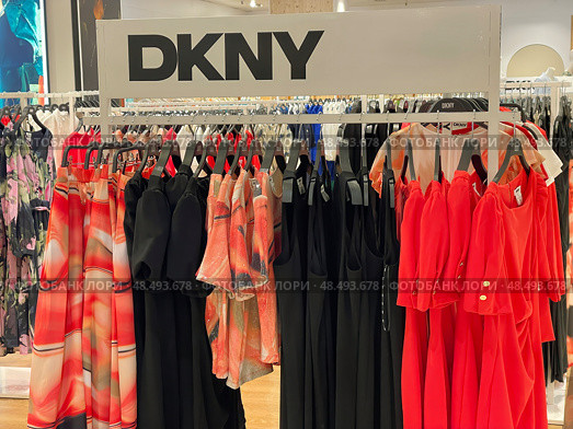 DKNY women's fashion section in Valencia store. Редакционное фото, фотограф Данил Руденко / Фотобанк Лори