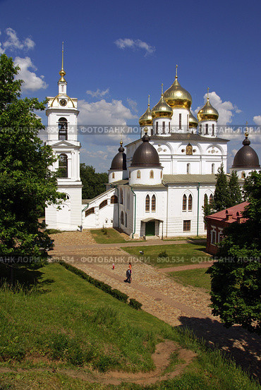 Дмитров. Успенский собор Дмитровского кремля (2008 год). Редакционное фото, фотограф Julia Nelson / Фотобанк Лори