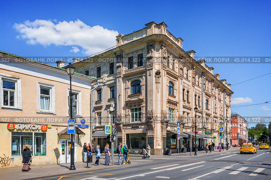 Доходный дом Ф.С. Рахманова, улица Покровка, Москва (2023 год). Редакционное фото, фотограф Baturina Yuliya / Фотобанк Лори