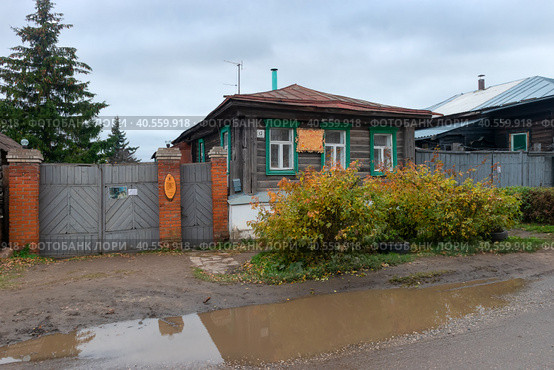Дом Бальзаминова. Дом в котором снимался фильм "Женитьба Бальзаминова".  Суздаль, Владимирская область (2022 год). Редакционное фото, фотограф Pukhov K / Фотобанк Лори