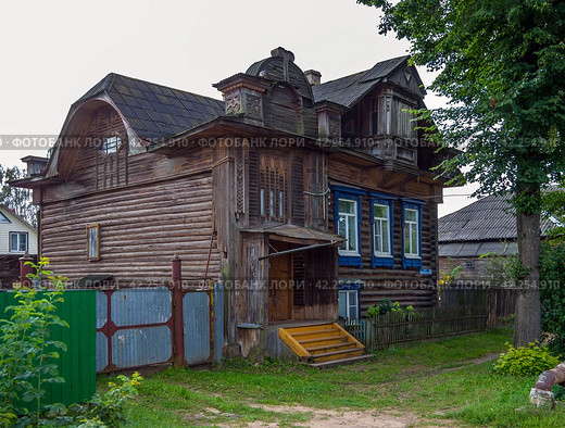 Дом Ефима Смирнова, улица Московская дом 32, город Кимры Тверской области (2023 год). Редакционное фото, фотограф Вячеслав Палес / Фотобанк Лори