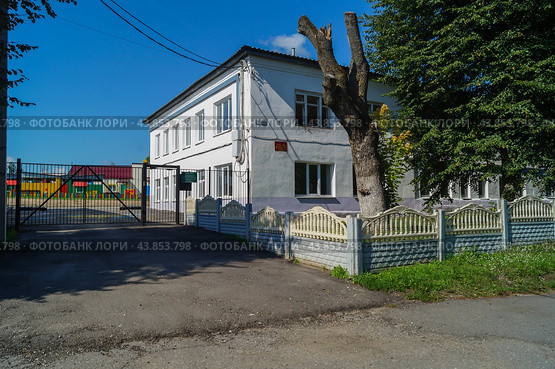 Дом художника Ф.А.Модорова в поселке Мстера Владимирской области (2024 год). Стоковое фото, фотограф Сергей Овчинников / Фотобанк Лори