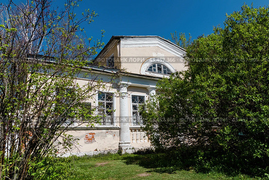Дом Луковникова в Коломне. Дворянский особняк в стиле провинциального русского ампира расположенный по адресу улица Лазарева, 28. (2024 год). Стоковое фото, фотограф Константин Григорьев / Фотобанк Лори