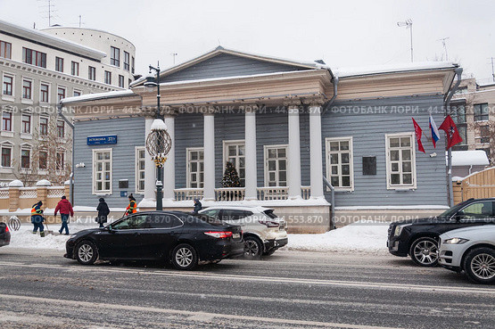 Дом-музей И.С.Тургенева, ул. Остоженка, 37/7с1. Москва (2023 год). Редакционное фото, фотограф Алёшина Оксана / Фотобанк Лори