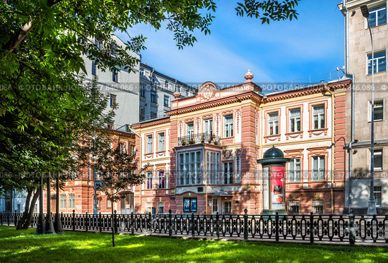 Дом-музей М.Н.Ермоловой, Тверской бульвар, Москва (2020 год). Стоковое фото, фотограф Baturina Yuliya / Фотобанк Лори