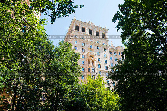 Дом преподавателей МГУ. Ломоносовский проспект, 14. Москва (2024 год). Редакционное фото, фотограф E. O. / Фотобанк Лори