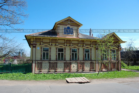 Дом строительных подрядчиков Смирновых. Улица Карла Либкнехта, 22. Мышкин, Мышкинский район, Россия (2010 год). Стоковое фото, фотограф lana1501 / Фотобанк Лори
