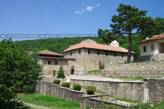 Древний армянский монастырь Сурб Хач в Старом Крыму, Крым (2020 год). Редакционное фото, фотограф Natalia Sidorova / Фотобанк Лори