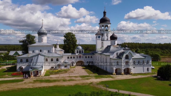 Древний Крыпецкий монастырь, Псковская область (2020 год). Стоковое видео, видеограф Борис Заманский / Фотобанк Лори