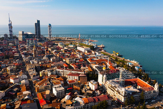 Drone view of the resort port city of Batumi. Стоковое фото, фотограф Яков Филимонов / Фотобанк Лори