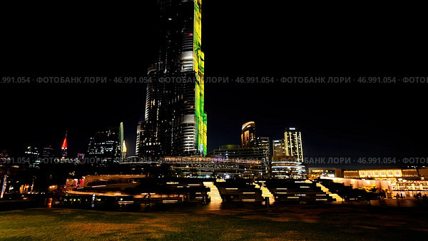 Dubai, United Arab Emirates - December 12, 2023: Burj Khalifa tallest building at night. Редакционное фото, фотограф David Kashakhi / Фотобанк Лори