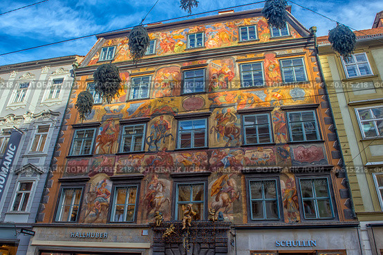 Duke court baroque building facade  in downtown on Herrengasse street. Graz is the capital of federal state of Styria and second largest city in Austria. (2018 год). Редакционное фото, фотограф Анна Кривицкая / Фотобанк Лори