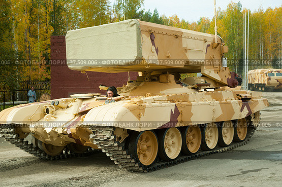 Движение ТОС-1А "Солнцепек". Нижний Тагил (2013 год). Редакционное фото, фотограф Сергей Буторин / Фотобанк Лори