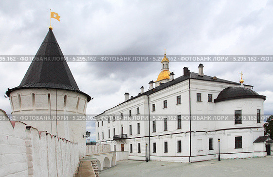 Дворец наместника на территории Тобольского кремля (2013 год). Редакционное фото, фотограф Анатолий Матвейчук / Фотобанк Лори