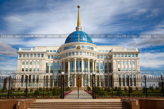 Дворец президента Казахстана (2007 год). Стоковое фото, фотограф Игорь Жоров / Фотобанк Лори