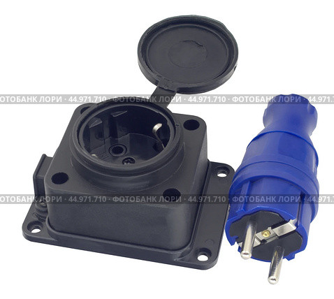 Электрическая розетка и электрическая вилка на белом фоне. Electrical plug and electric socket on white background. Стоковое фото, фотограф Татьяна Д / Фотобанк Лори