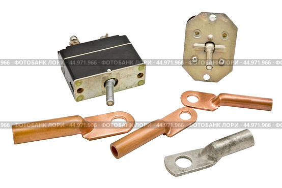 Электрические переключатели и клеммы на белом фоне. Electrical switches and terminals on a white background. Стоковое фото, фотограф Татьяна Д / Фотобанк Лори