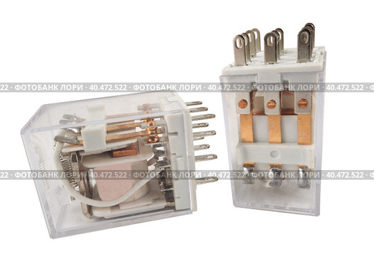 Электромагнитные электрические реле на белом фоне. Electromagnetic relay  isolated on white background. Стоковое фото, фотограф Татьяна Д / Фотобанк Лори