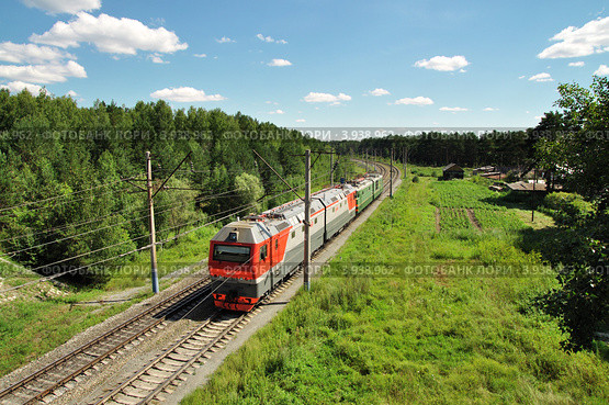 Электровозная сцепка на Транссибирской магистрали (2012 год). Редакционное фото, фотограф Александр Тараканов / Фотобанк Лори