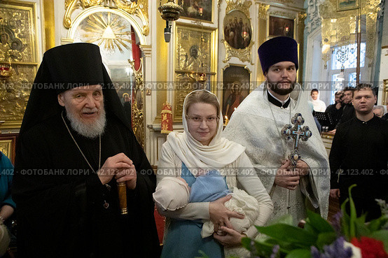Епископ Балашихинский и Орехово-Зуевский Николай после литургии в Николо-Архангельском храме Балашихи (2024 год). Редакционное фото, фотограф Дмитрий Неумоин / Фотобанк Лори